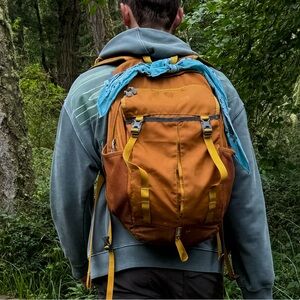 Marmot backup used for school and hiking - Well-loved condition.